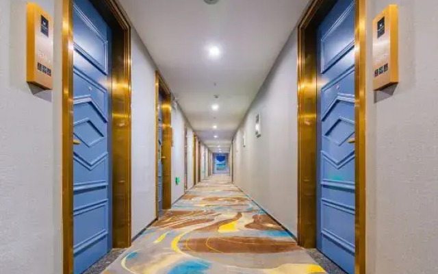 Aifeel Hotel (Baoji High-Speed Railway South Station Wenli College)