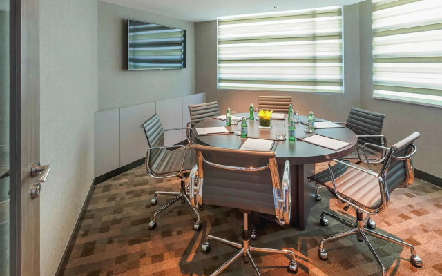 Novotel Manila Araneta City Hotel