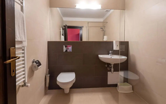 Potcoava Mountain Hideaway