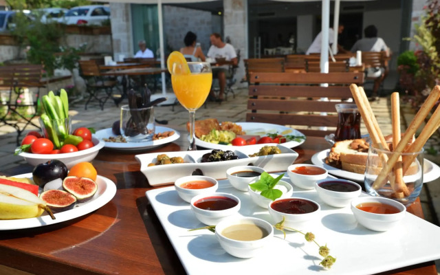 Arnna Hotel