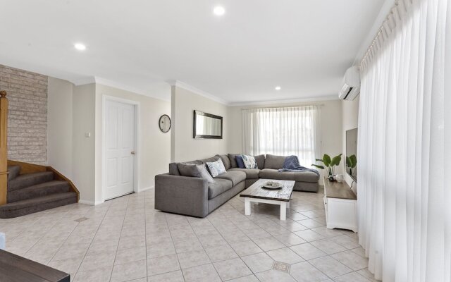 Rocky Point Road, 2/138