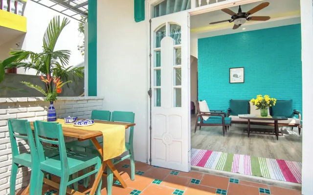Sunnybeautiful 2-bdr apartment An Bang