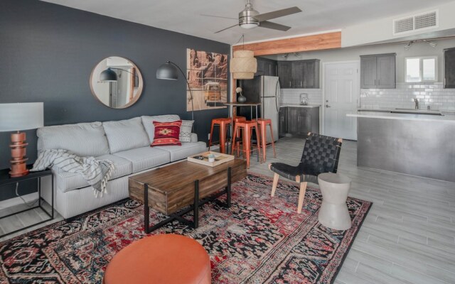 Modern 2br Phoenix Townhome by Wanderjaunt
