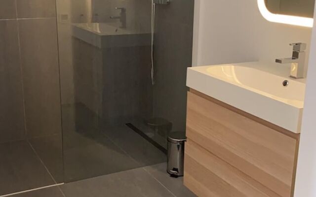 Luxury Apartment -Exclusive Neighborhood