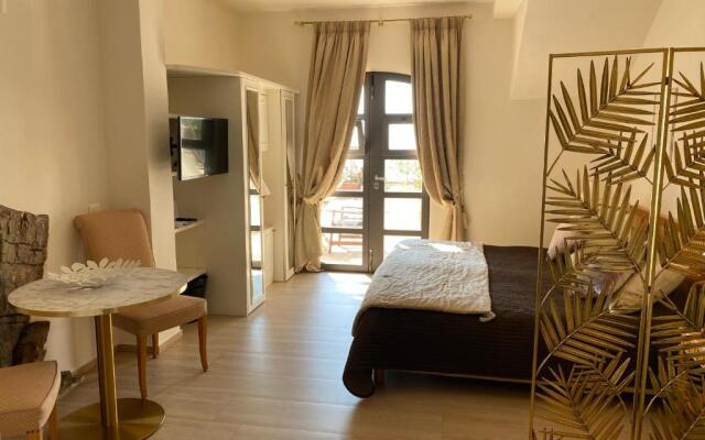 Miramare Apartments & Suites