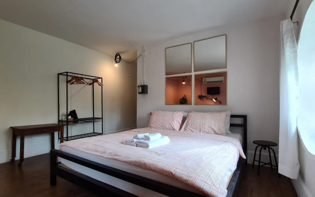 Hand Hotel
