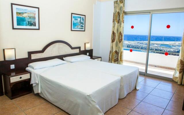 Aguamarina Golf Apartments