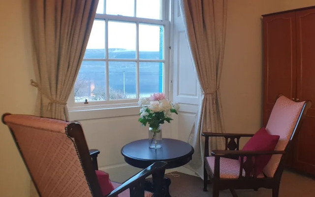 Creag Dhubh Country House