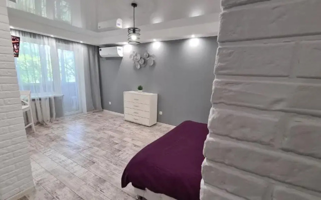 Apartaments on Metalurhiv 34