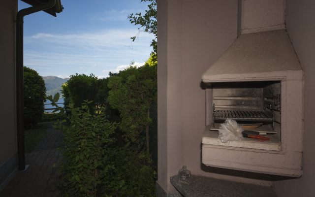 Residenza due Laghi Pool Lake View