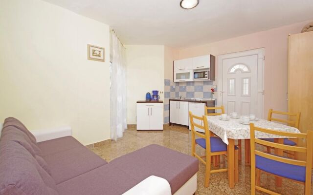 Beautiful Home in Makarska With Wifi and 1 Bedrooms