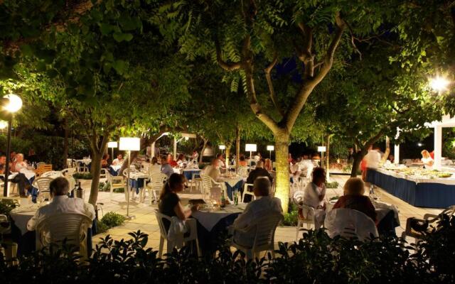 Alexandra Plaza Hotel
