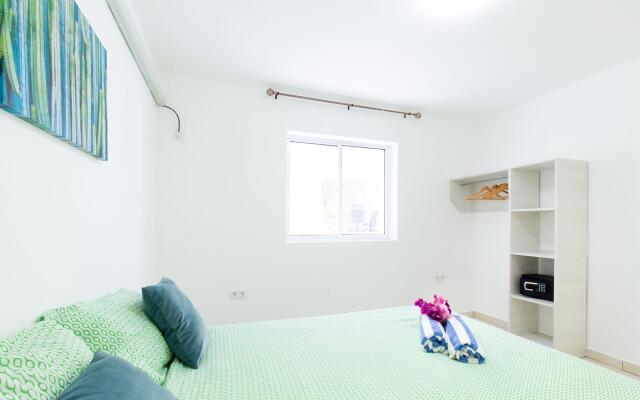 Charming, Convenient & Spacious 2Br Jan Thiel Apt