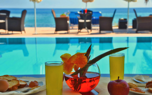 Belussi Beach Hotel & Suites