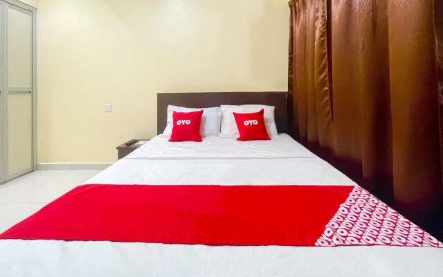 OYO 90369 Safari Hotel Lumut