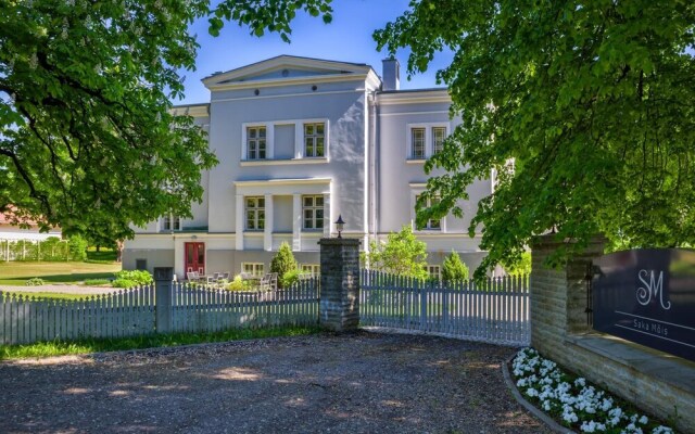 Saka Manor