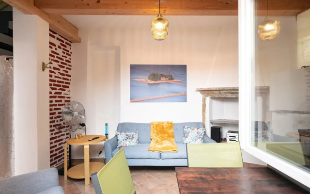 Aperol in Iseo With 1 Bedrooms and 1 Bathrooms