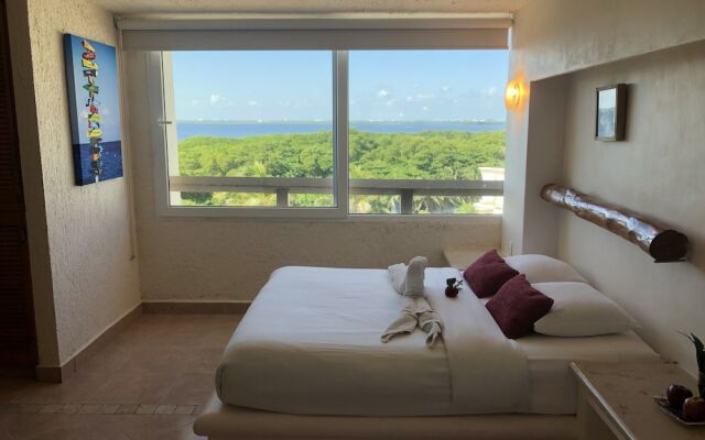 Rodero by Solymar Beachfront Condos in Hotel Zone