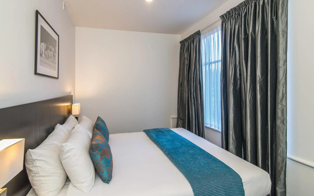 Gilmer Apartment Hotel