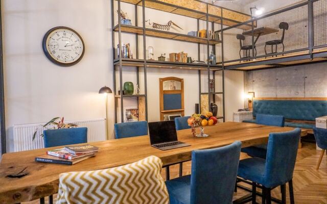 Cybernetics - Hotel & Hostel