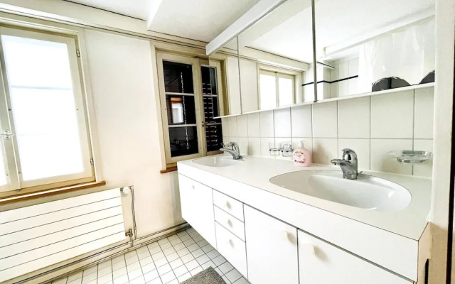 Beautiful Old Building Apartment In The Center