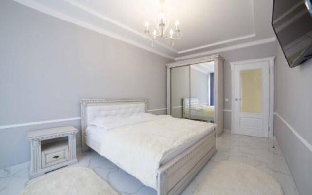 Luxury Apartment on Kulisha 36v