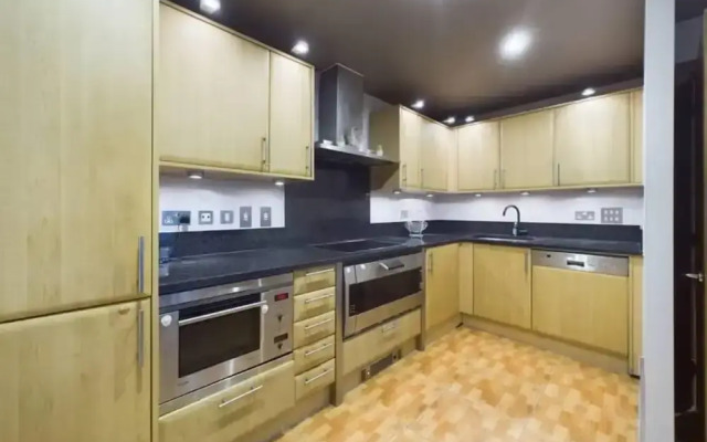 The Vauxhall Hideout - Comfy 2bdr Flat With Balcony