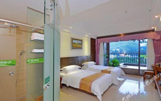 Xinyinzhan Hot Spring Holiday Resort