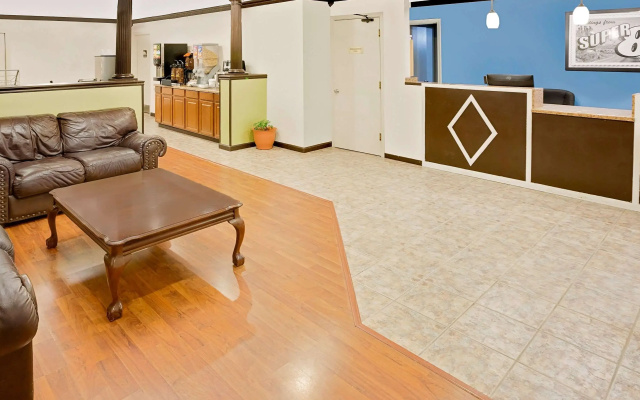 Super 8 by Wyndham Hazen