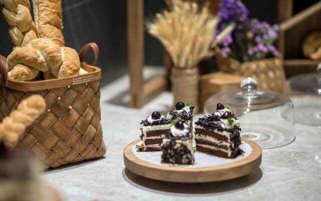 Pingtian Peninsula Hotel