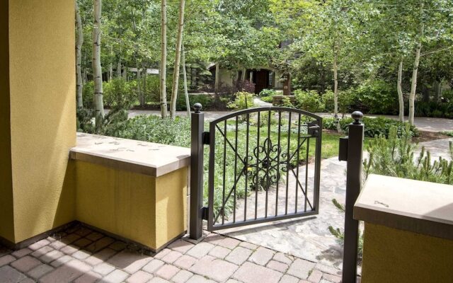 Ritz Carlton #5 2 Bedroom Condo by RedAwning