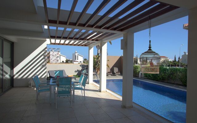Villa Napa Pearl