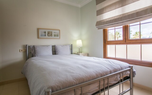 Luxury Villa With Private Heated Pool 15