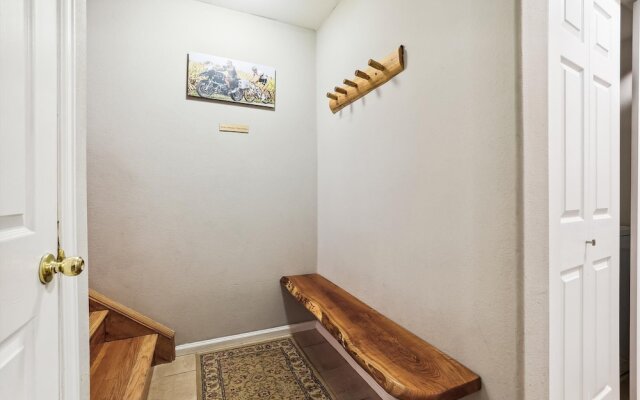 Park Forest  4 Bedroom Home by RedAwning