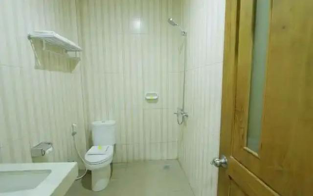 Front One HK Resort Simpang Lima Semarang