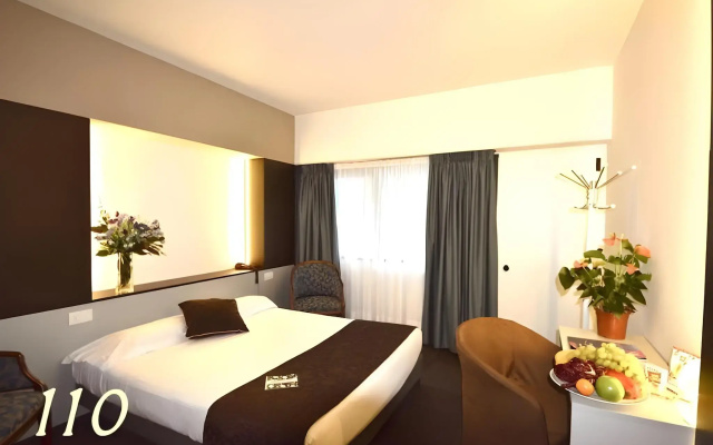 Green Hotel Motel