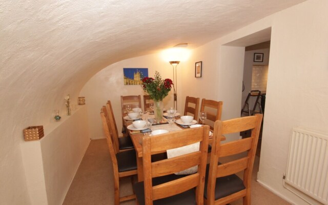 Wellsway House - Stylish Townhouse