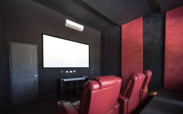 7 Bedrooms Luxury Colonial Villa Complete New 2017