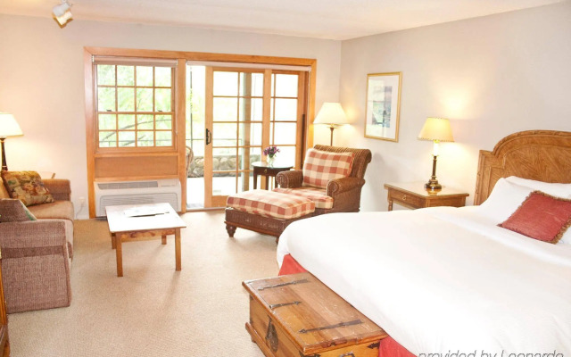 The Lodge at Riverside