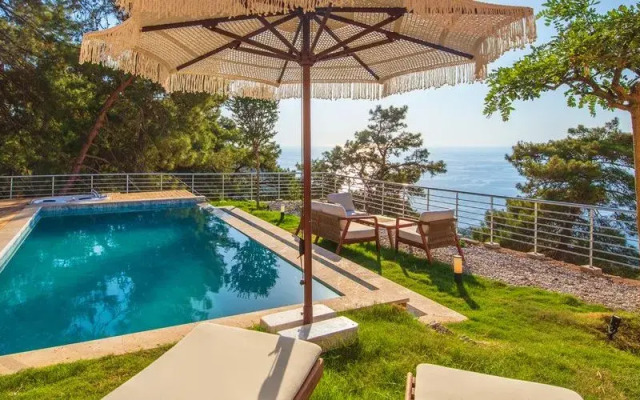 La Luna Villa 1
