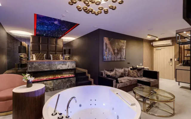 Art Suites Luxury Hotel