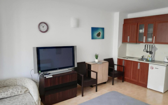 Central Plaza Studio