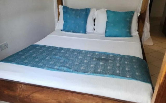 Lux Suites Diani Airstrip Villas
