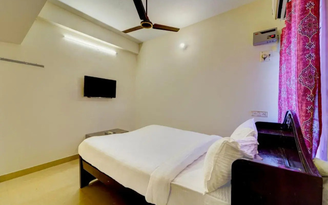 OYO Flagship 805216 Senthamizh Residency