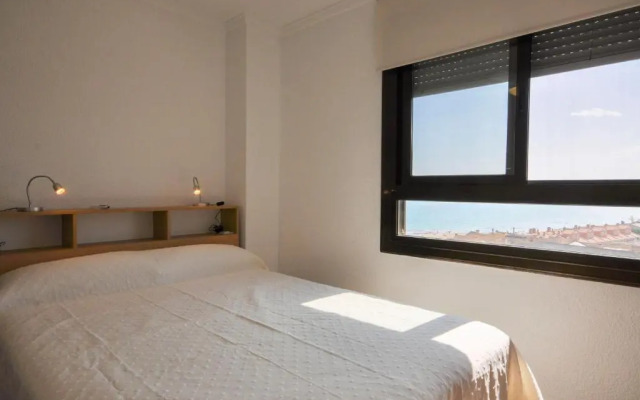 7th floor beachfront apartment with stunning views