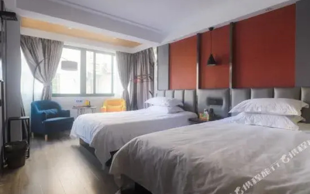 Huayi Hotel