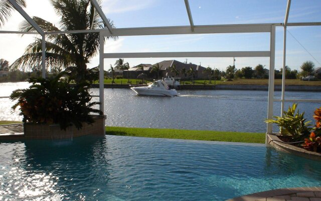 Villa Retreat - Exquisite Gulf Access