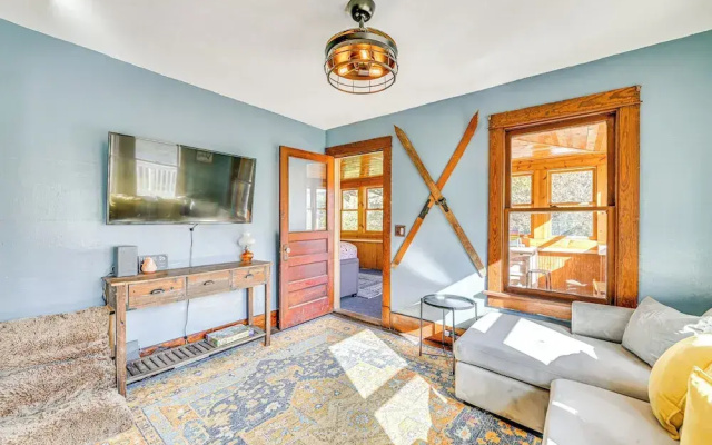Pet-friendly Catskills Retreat: Fire Pit & Deck!