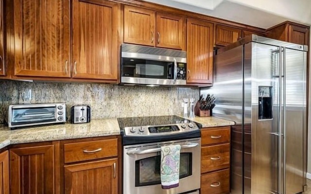 Waikoloa Beach S J32 2 Bedroom Condo by RedAwning