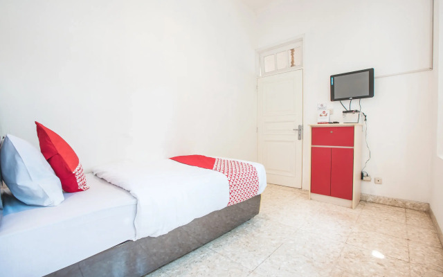 Super OYO 332 Residence G17 Kemang